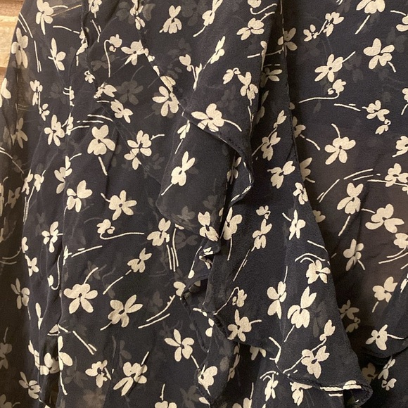 Vintage Ralph Lauren 100% Silk designer blouse black floral Silk Top Size PS - Picture 11 of 11